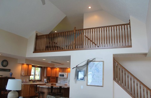 Colon House | Beautiful Family-Friendly Home On All-Sport Palmer Lake! 3 Bedroom - 3 Bath.