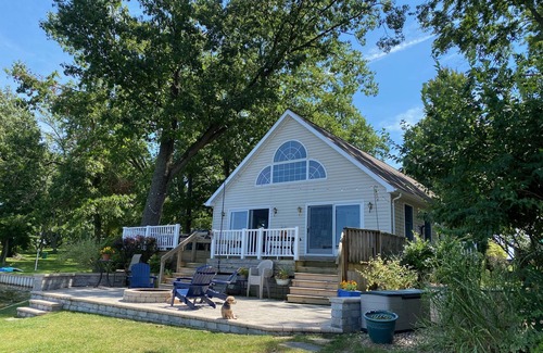 Colon House | Beautiful Family-Friendly Home On All-Sport Palmer Lake! 3 Bedroom - 3 Bath.