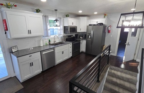 Sioux Falls House | Beautiful Family Home - Perfect for Large Groups!n