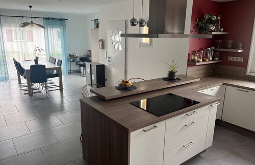 Bardos House | Beautiful Family Home near Bayonne, 3 BR, Sleeps 6, Pets Allowed