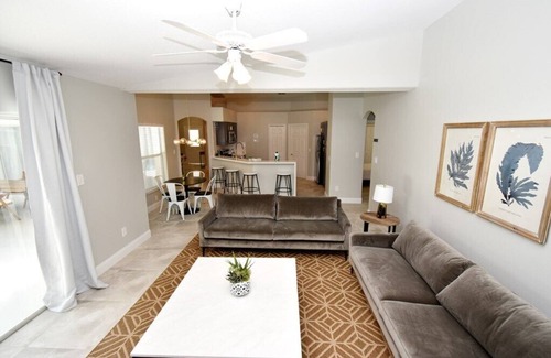 Greater Groves House | Beautiful Family Home near Disney! Completely Renovated! Private Pool & Jacuzzi!