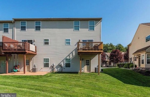 Harrisburg House | Beautiful family Townhome minutes to Hershey Park, Athletic Fields & Attractions
