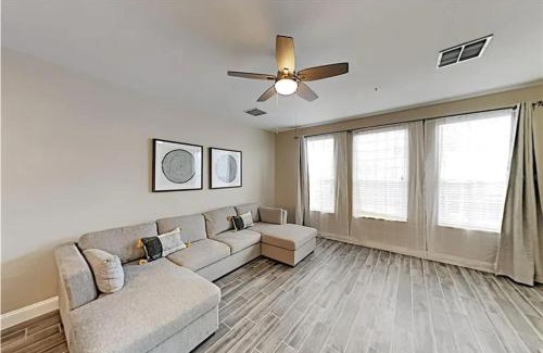 Florida Central Atlantic Coast Apartment | Beautiful Family Townhome, Near The Parks - 8000-104