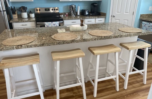 Surfside Beach House | Beautiful Family Friendly House within walking distance to beach