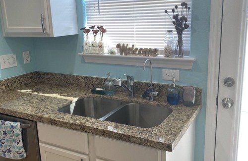 Surfside Beach House | Beautiful Family Friendly House within walking distance to beach