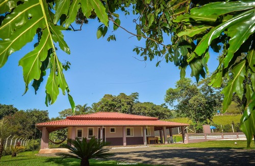 Socorro House | Beautiful farm with sand court and swimming pool for your enjoyment.