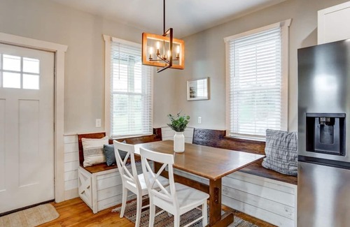 Elizabethtown House | Beautiful Farmhouse close to Lanc, Hershey, Etown!