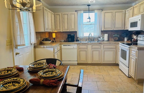 Mount Berry Other | Beautiful Farmhouse in the country but close to Rome!