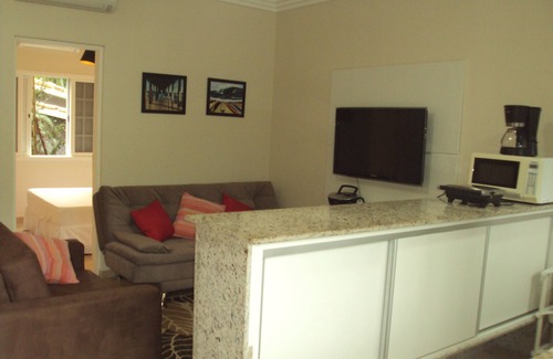 Maresias Apartment | BEAUTIFUL FLAT IN MARESIAS - 50M SEA - SINGING MOREIRA
