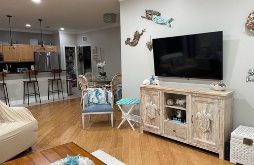 Majestic Palms Condo | Beautiful Fort Myers condo close to the beach! Turnkey with all amenities!