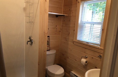 Bayfield Cottage | Beautiful fully equipped 2 bedroom cottage in Bayfield.