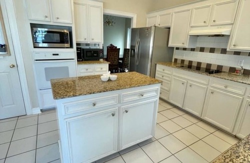Benton House | Beautiful fully furnished lakefront house