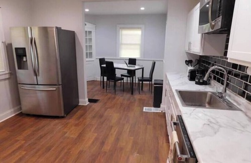 Peoria House | Beautiful Fully Furnished 2-Bedroom, 1-Bath Home