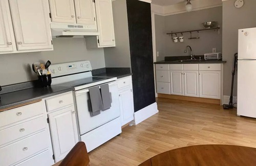 New Tacoma Apartment | Beautiful Furnished Apt #4 in Historic Buildingnn