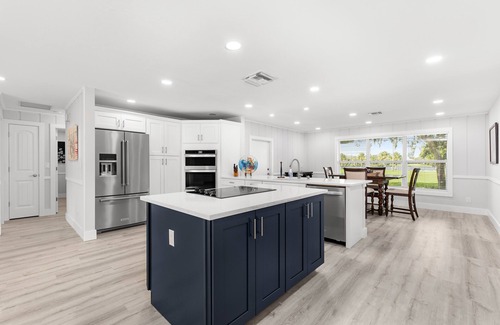 Fort Myers Shores House | Beautiful Gated Riverfront Estate Property