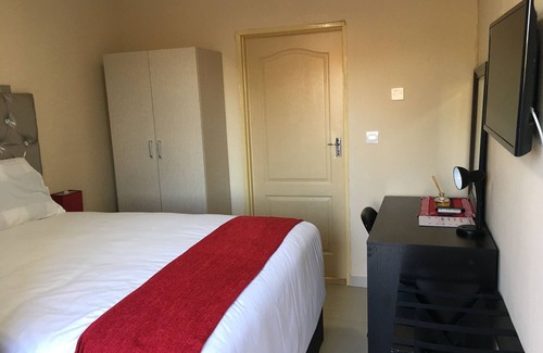 Palapye House | Beautiful Gates Guest House