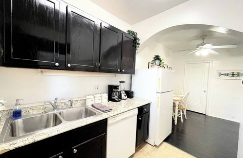St. Louis Apartment | Beautiful Getaway In Central Saint Louis!