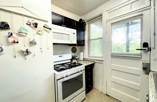 St. Louis Apartment | Beautiful Getaway In Central Saint Louis!