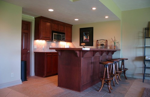 Omaha House | Beautiful Golf Course Property - Lower Level For Rent