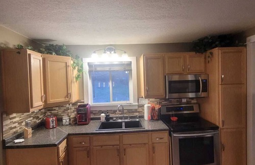 Saskatchewan House | Beautiful Guest House in the Qu'appelle Valley - Minutes From Town