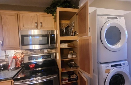 Saskatchewan House | Beautiful Guest House in the Qu'appelle Valley - Minutes From Town