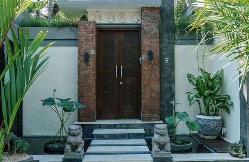 Seseh Villa | Beautiful Guestroom in Canggu