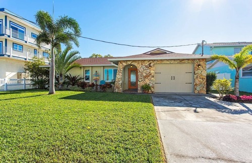 Hudson Beach Estates House | Beautiful Gulf View!