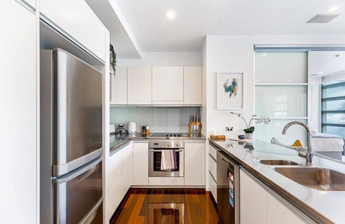Auckland Central Business District Apartment | Beautiful harbour view apartment by Zodiak Stays