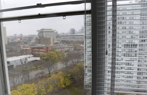Douglas Apartment | Beautiful high rise Near Downtown. Breathtaking view of the lake. King bed