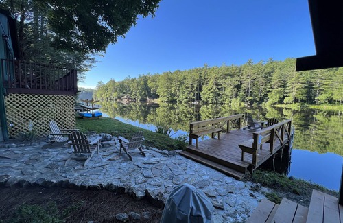 Lake Sequoyah House | Beautiful Highlands Cabin 5 minutes to town!