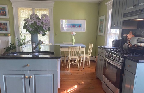 Weybridge House | Beautiful Historic Home in Weybridge!