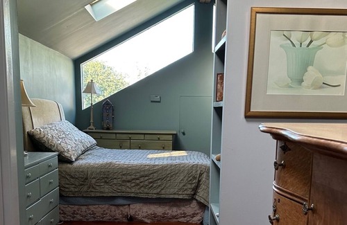 Weybridge House | Beautiful Historic Home in Weybridge!