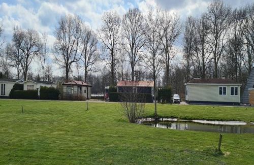 Hensbroek House | Beautiful holiday home with lots of space in a holiday park near Alkmaar