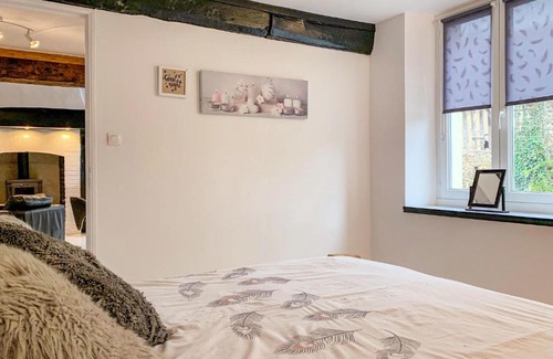 Saint-Mars-d'Egrenne House | Beautiful Home In St Mars Degrenne With Kitchen