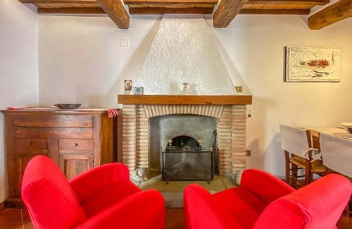 Caprese Michelangelo House | Beautiful Home In Caprese Michelangelo