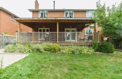 East Credit Apartment | Beautiful Home 4 Bed, 3 bath, garage, backyard!