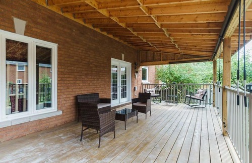 East Credit Apartment | Beautiful Home 4 Bed, 3 bath, garage, backyard!
