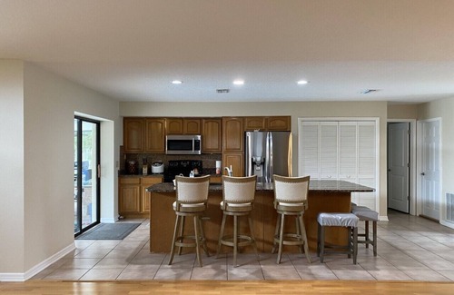 Wesley Chapel House | Beautiful Home Away from Home for your Vacation with Private Pool and Hot Tub