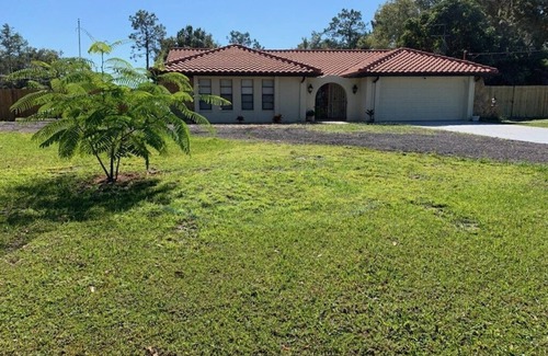 Wesley Chapel House | Beautiful Home Away from Home for your Vacation with Private Pool and Hot Tub