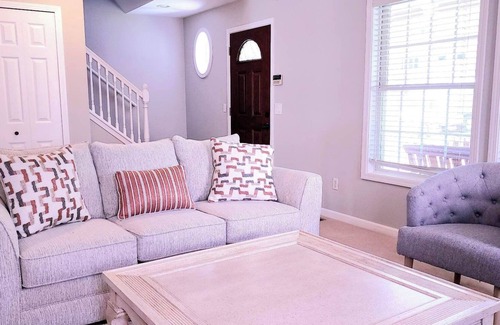 Drayton Plains House | Beautiful Home-Away-From-Home