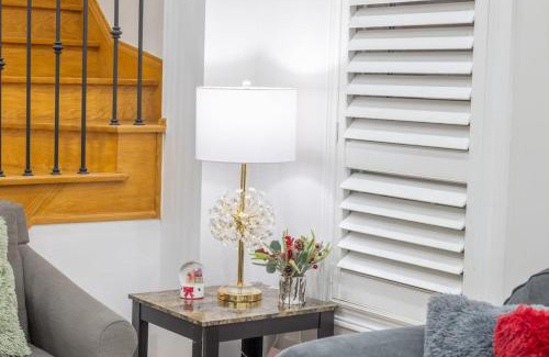 Brampton House | Beautiful Home by Toronto in Central Location