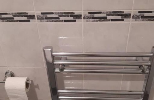 Cwm Frwd Oer Apartment | Beautiful home. Free parking.Wifi. Self checkin