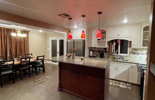 Palmdale House | Beautiful home in a nice quiet neighborhood.