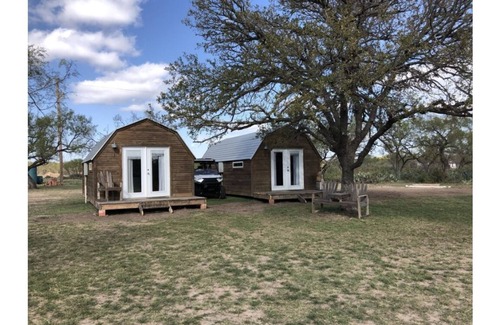Hext House | Beautiful home in a private country setting overlooking the San Saba River.