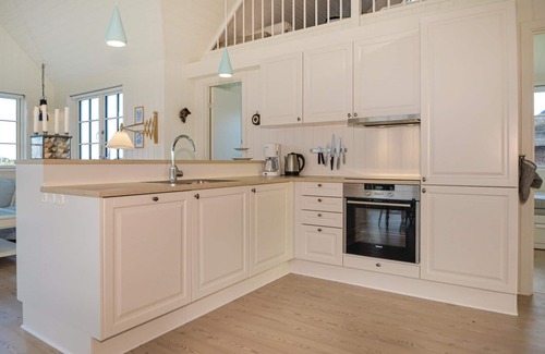 Blavand Strand House | Beautiful home in Blåvand with WiFi