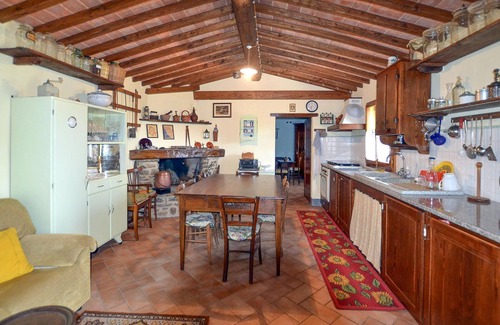 Poggioni House | Beautiful home in Cortona with WiFi