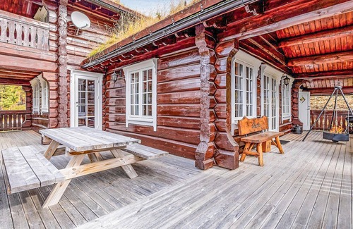 Folldal House | Beautiful home in Dalholen with sauna