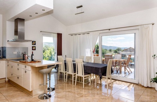 Dicmo House | Beautiful home in Dicmo with sauna