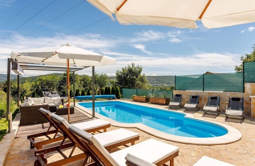 Dicmo House | Beautiful home in Dicmo with sauna