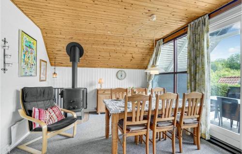 Skovgaarde House | Beautiful Home In Herning With Kitchen